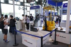 该机械人可以或许取物流公司的仓库节制系统和